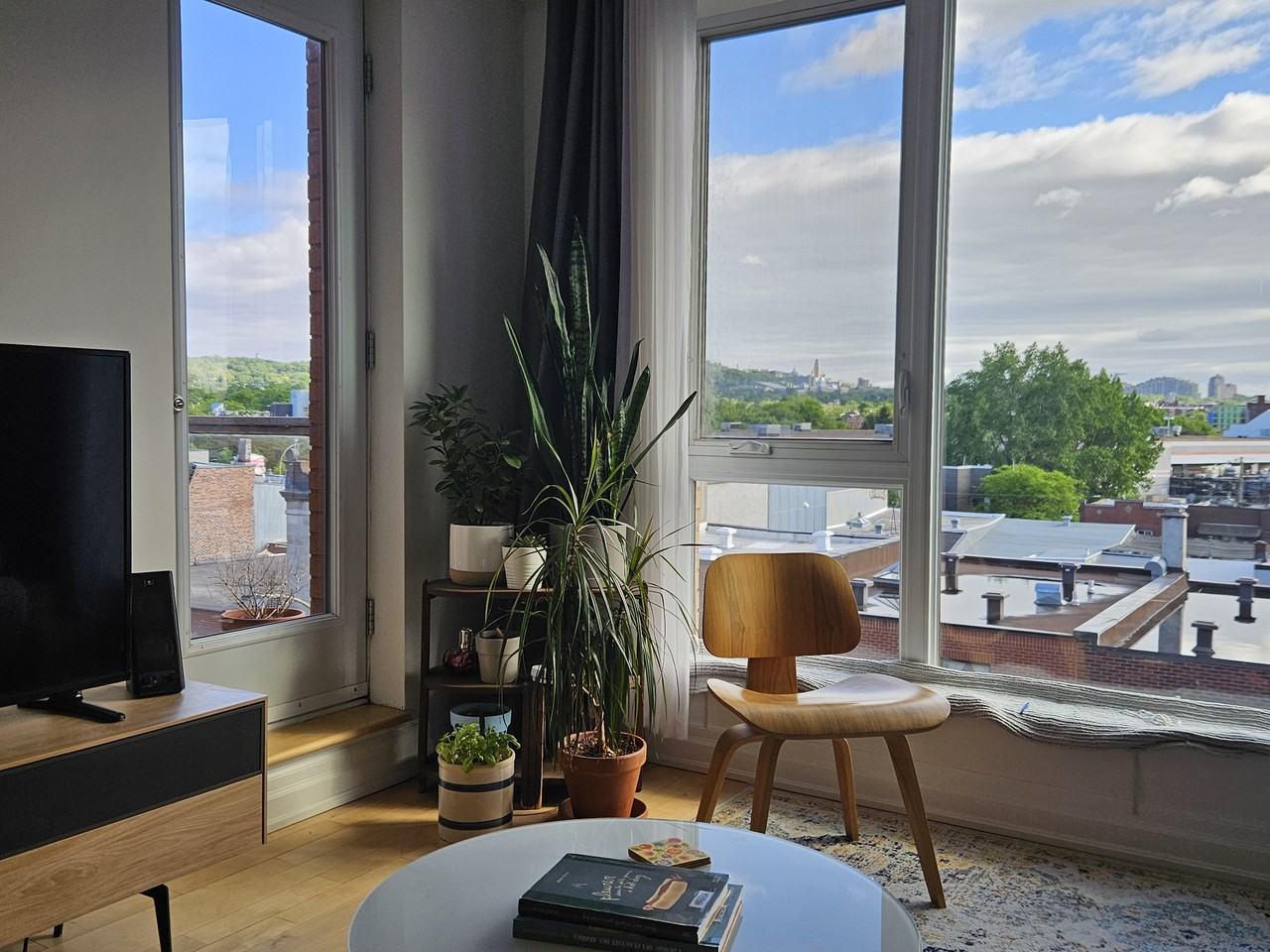 22 Rue Beaubien Est #501 - Photo 7 of 27