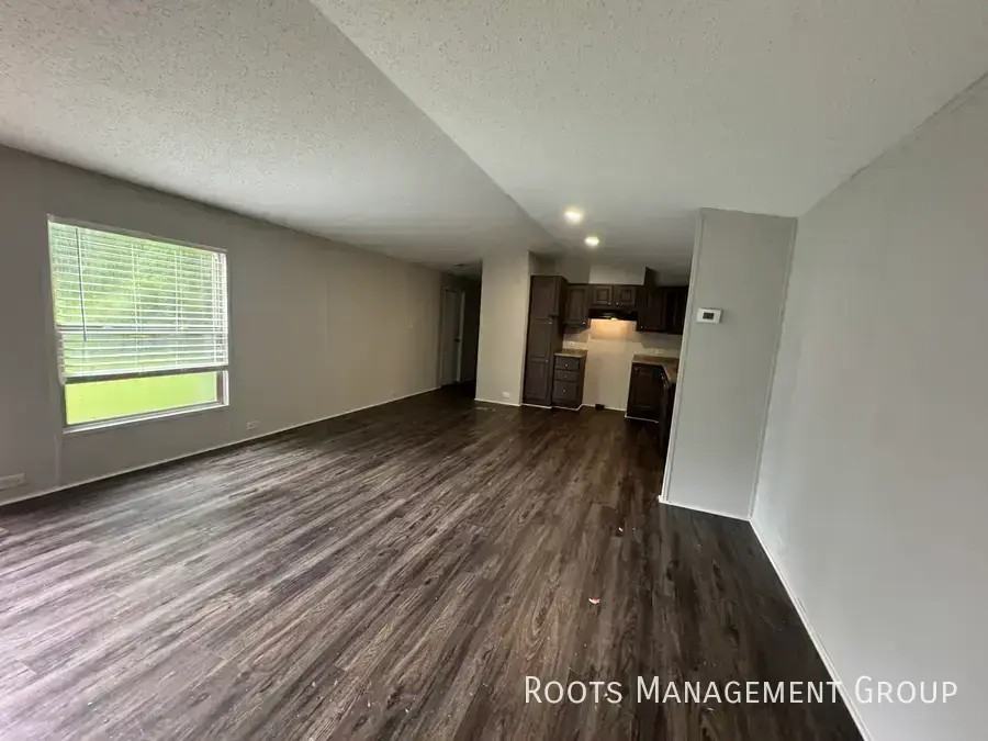 1325 N Franklin St #208 - Photo 2 of 24