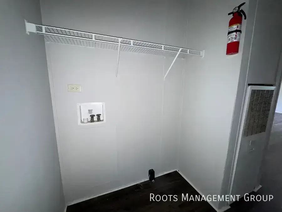 1325 N Franklin St #208 - Photo 4 of 24