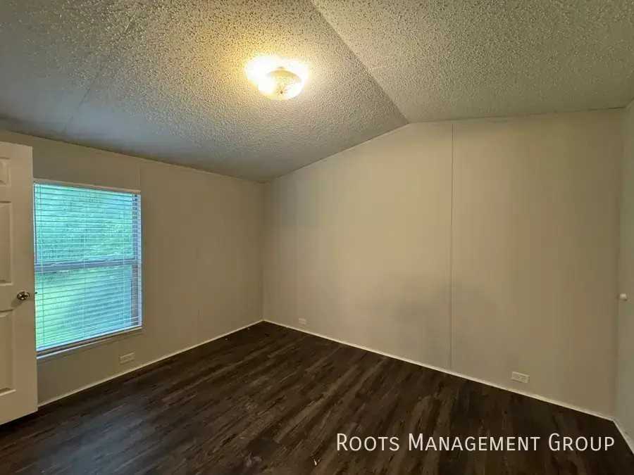 1325 N Franklin St #208 - Photo 6 of 24
