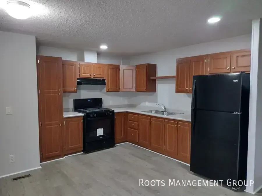 2433 Beverly Blvd - Photo 3 of 8