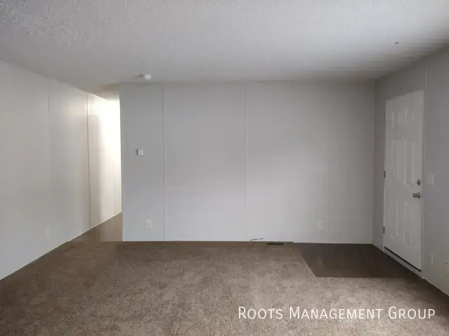 2322 Cascade Ave - Photo 3 of 9