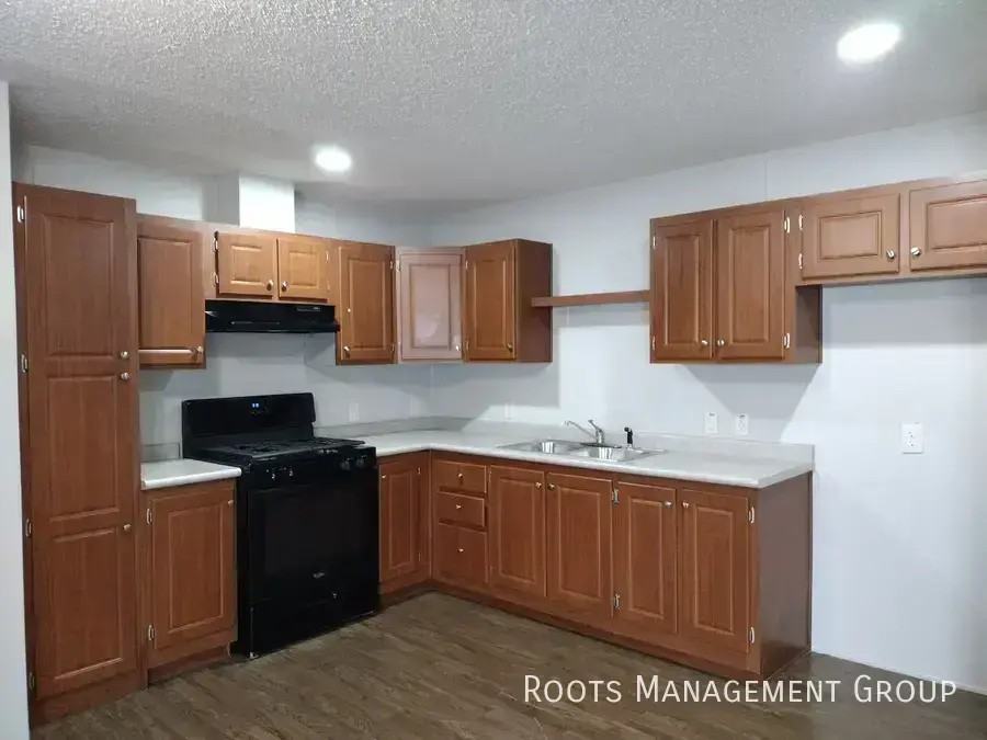 2322 Cascade Ave - Photo 4 of 9