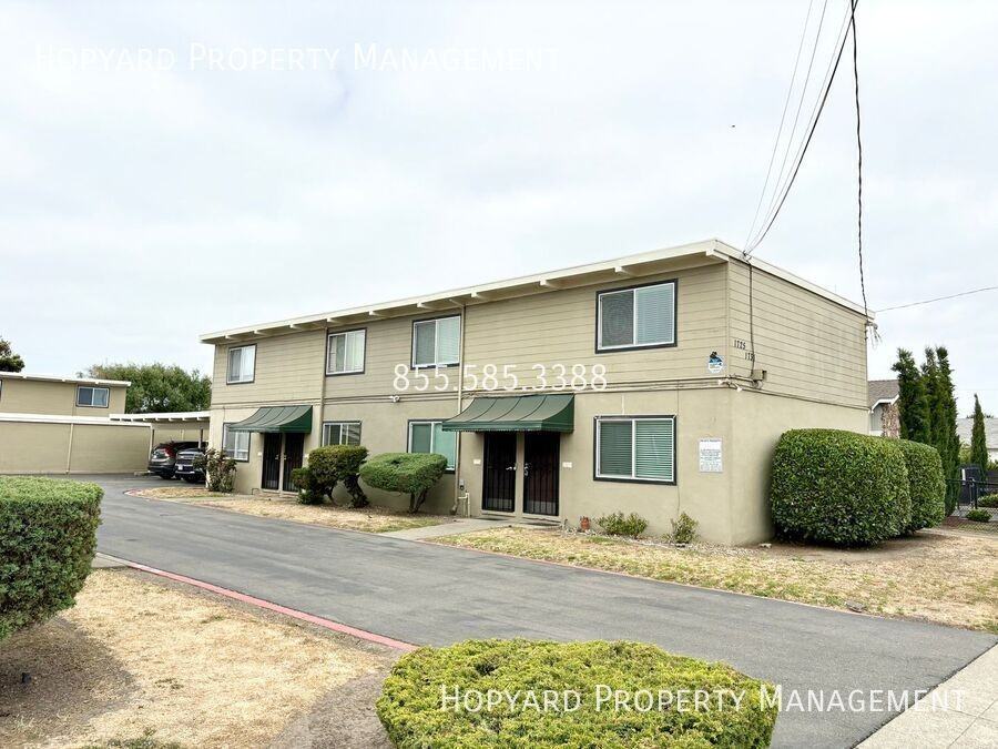 1042 Williams St - Photo 2 of 5