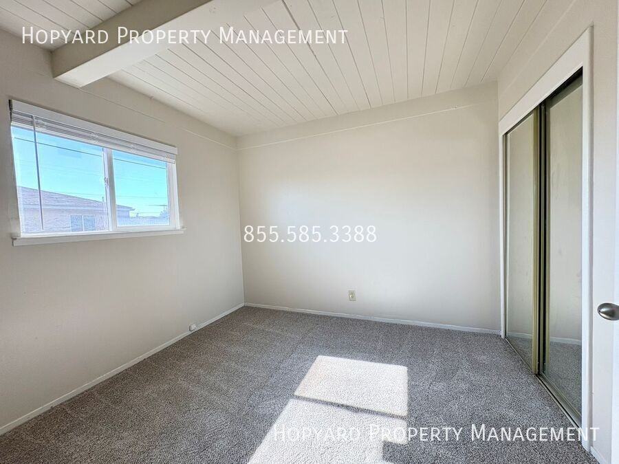 1042 Williams St - Photo 5 of 5