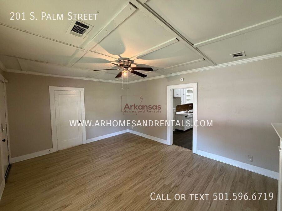 201 S Palm St - Photo 4 of 13