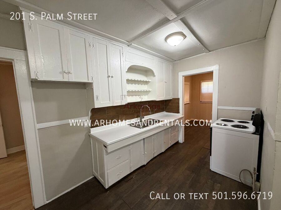 201 S Palm St - Photo 6 of 13