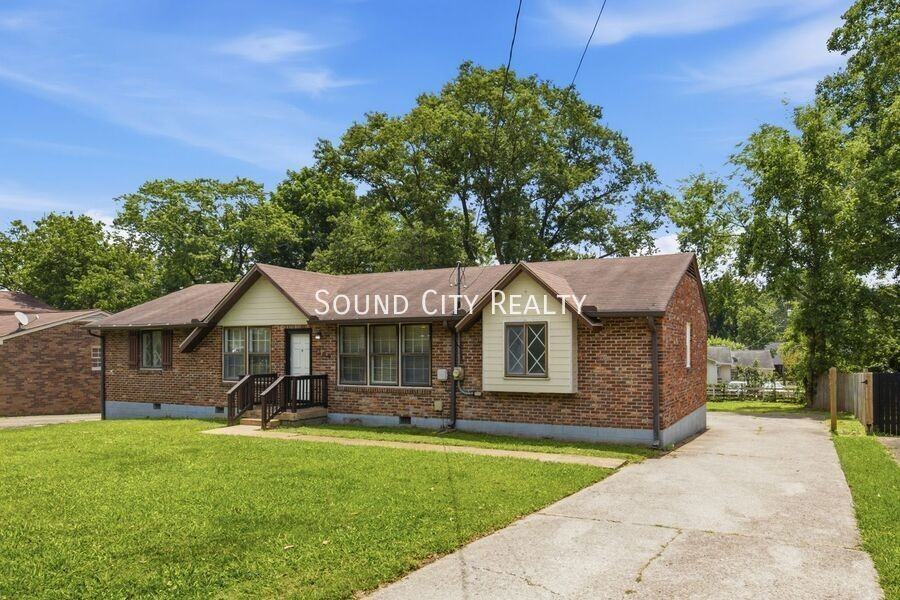 309 Cathy Jo Dr - Photo 2 of 26