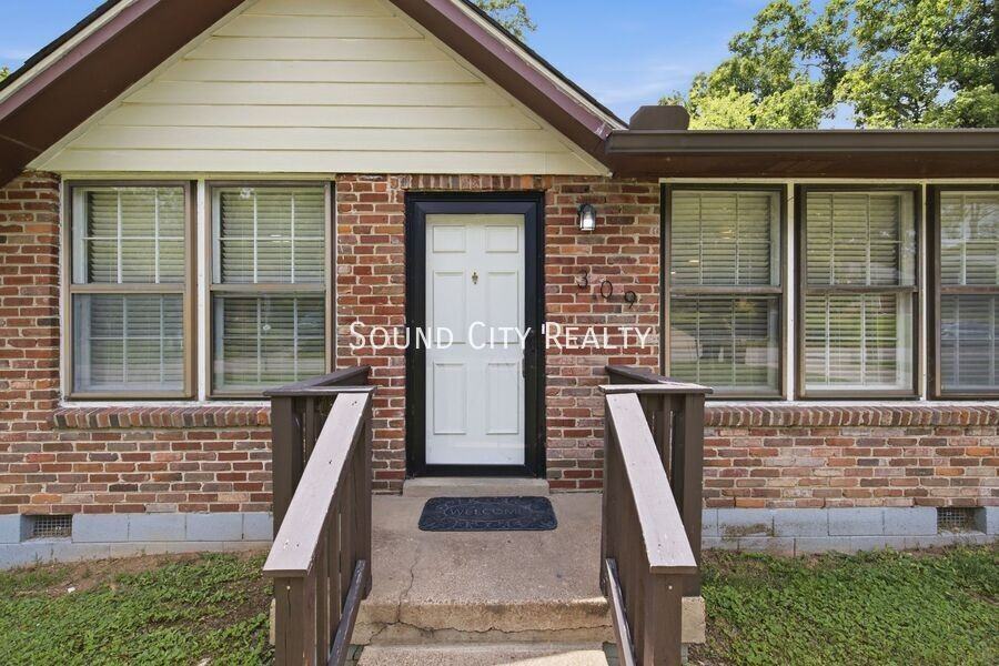 309 Cathy Jo Dr - Photo 3 of 26