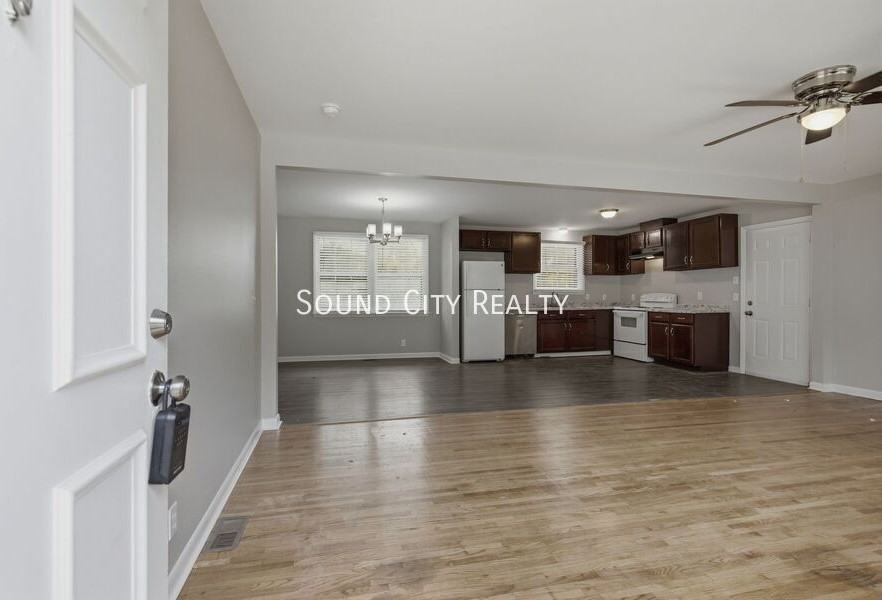 309 Cathy Jo Dr - Photo 4 of 26
