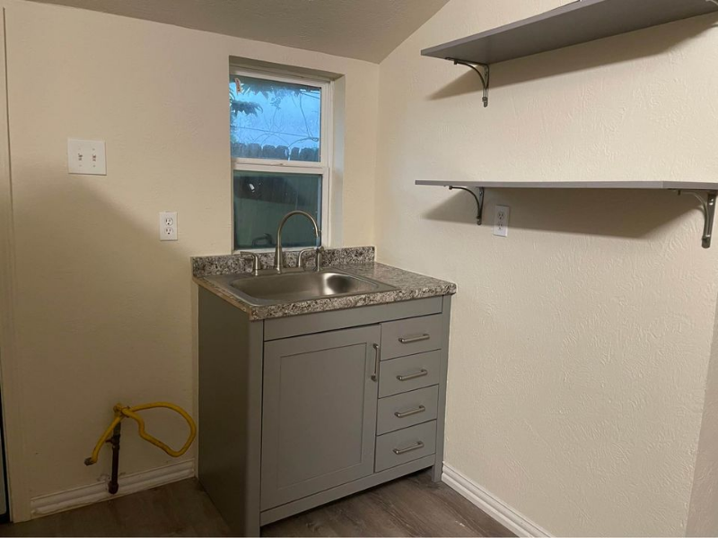 214 Willis Ave #3 - Photo 3 of 10