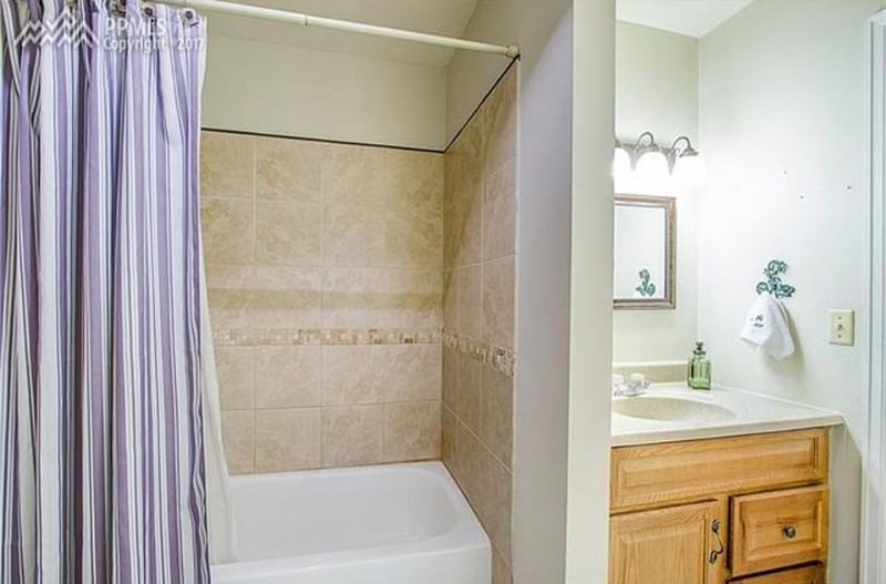 5517 Mansfield Ct - Photo 3 of 27