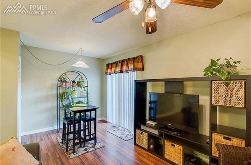 5517 Mansfield Ct - Photo 4 of 27