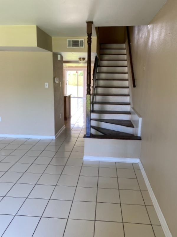 4624 Fairfield St - Photo 6 of 18