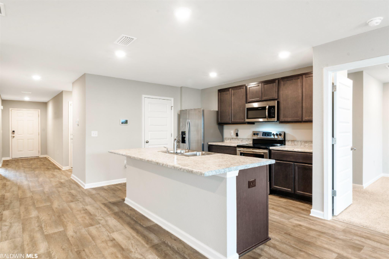 7944 Pickwick Dr - Photo 5 of 20