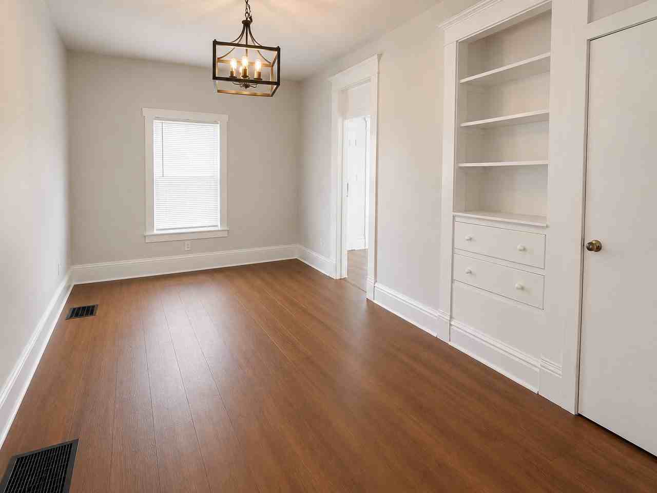 296 S Ohio Ave - Photo 4 of 7