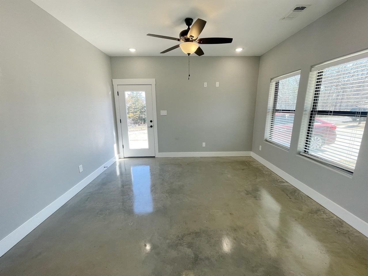 1215 Oak Dr #101 - Photo 3 of 20