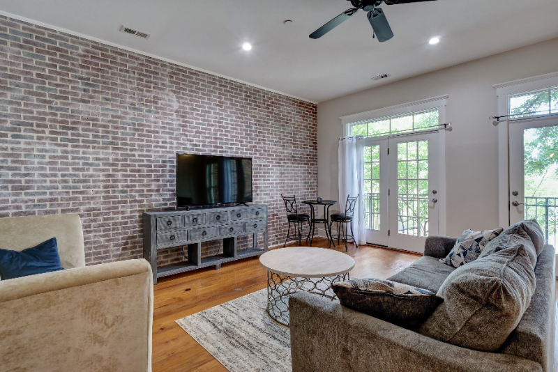 715 N 4th St - Photo 2 of 24