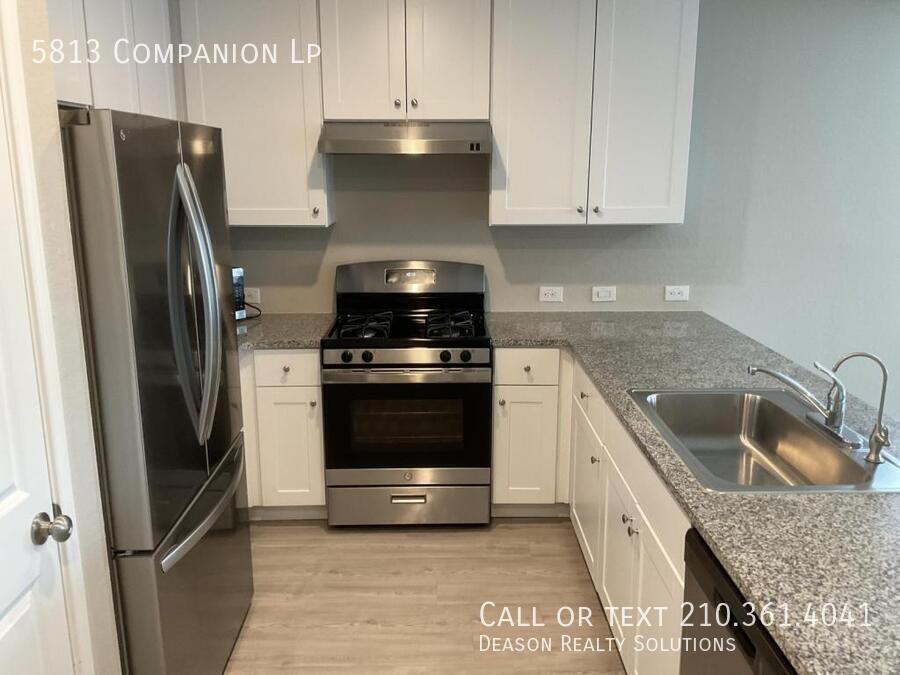 5813 Companion Loop - Photo 2 of 24