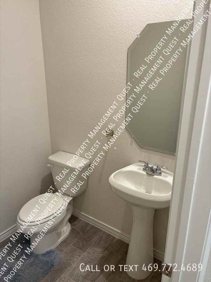 8164 Trudy Ln - Photo 5 of 26