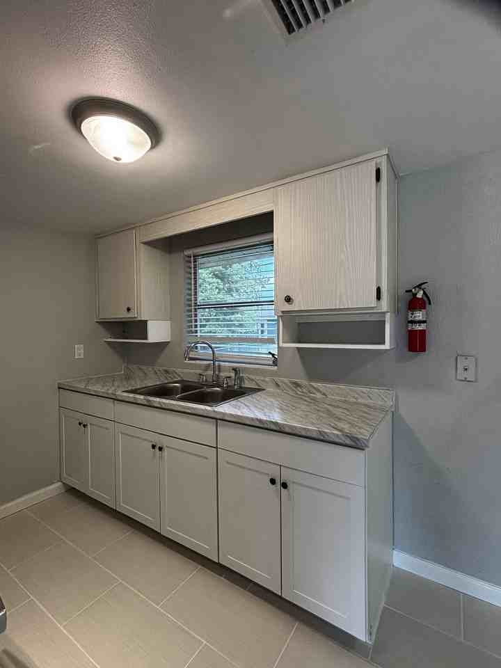 5 E Golden St - Photo 6 of 14