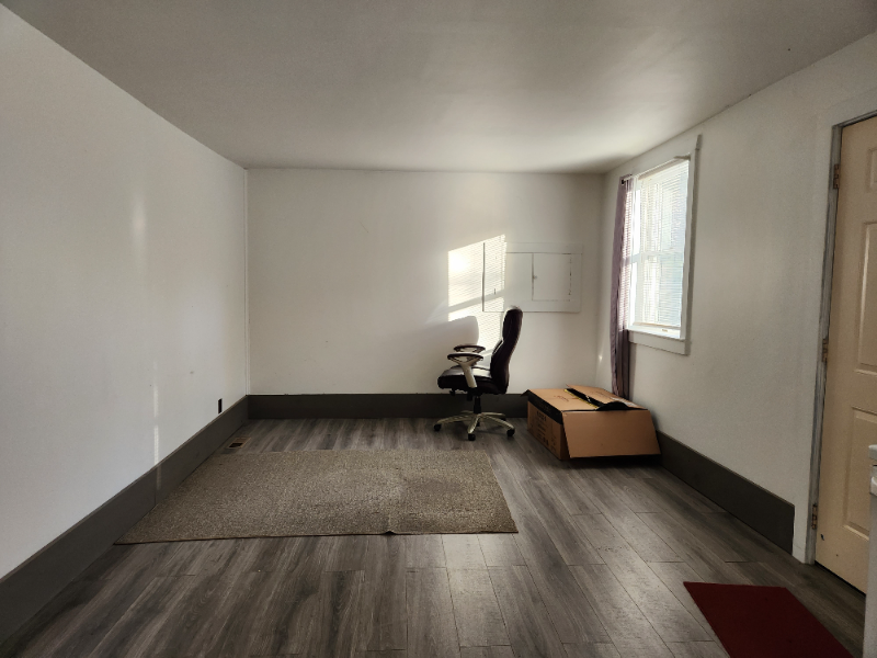 957 Genthner Rd #1 - Photo 3 of 8