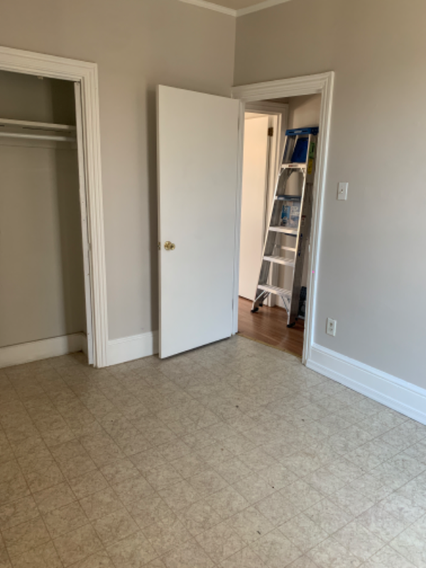 1045 Fehrs Ct - Photo 6 of 9