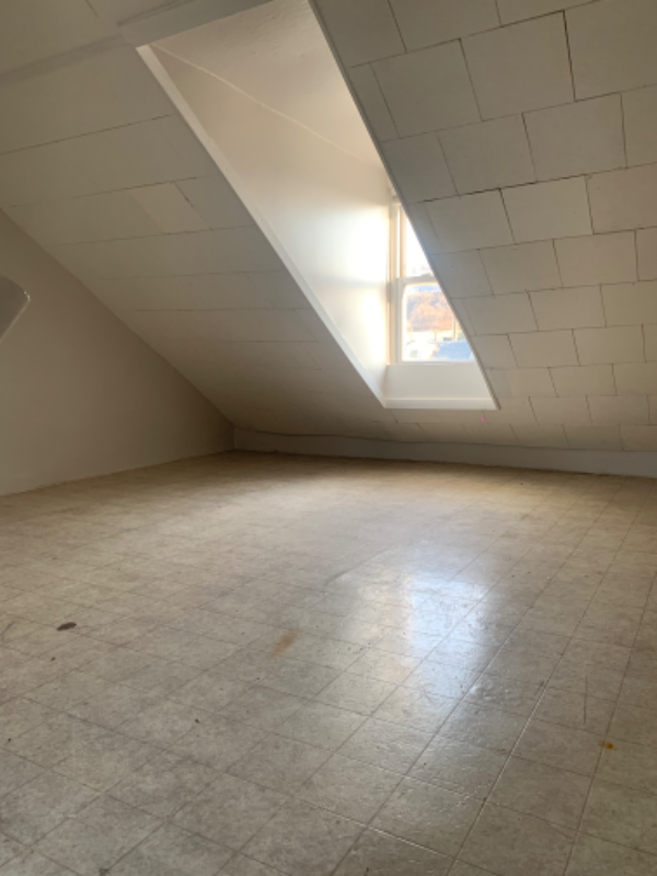 1045 Fehrs Ct - Photo 7 of 9