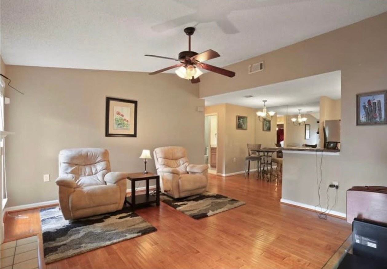 642 Granville Ct #642 - Photo 2 of 10