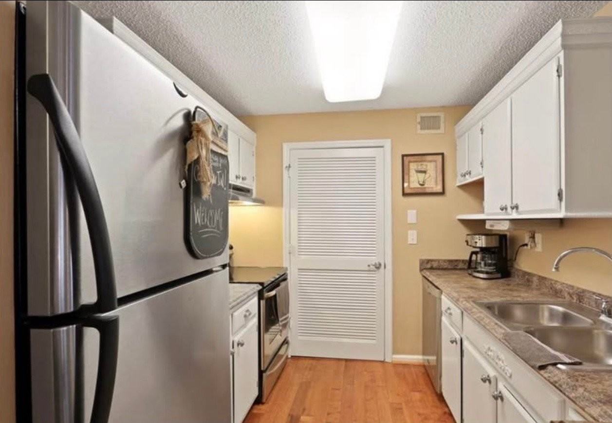 642 Granville Ct #642 - Photo 5 of 10
