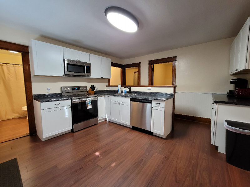 357 Derrah St - Photo 2 of 31