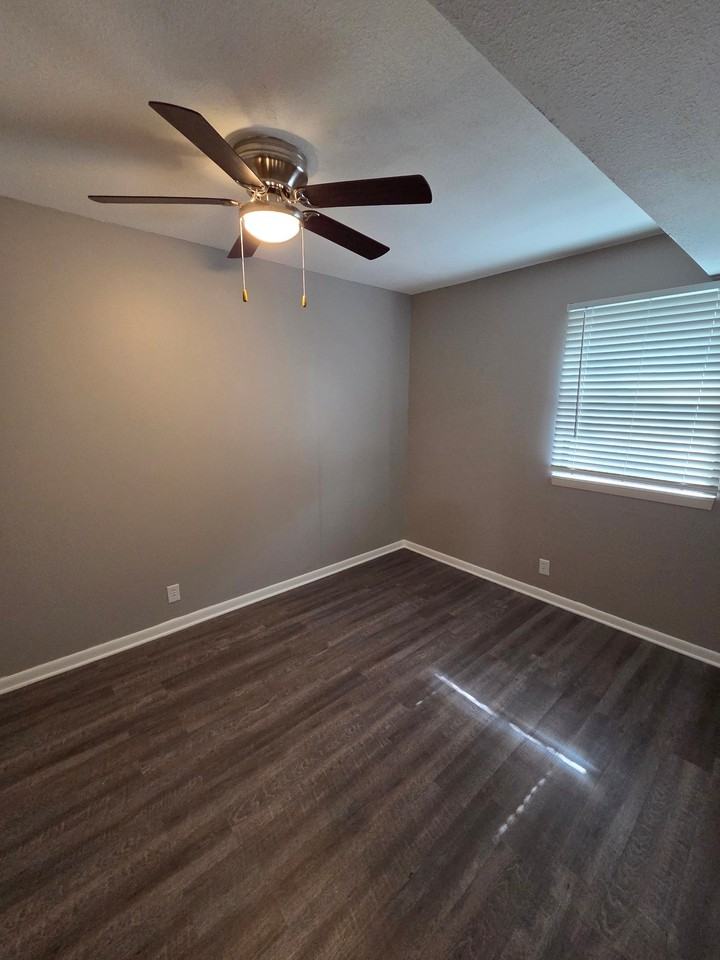 905 W 11th St N #204 - Photo 2 of 10