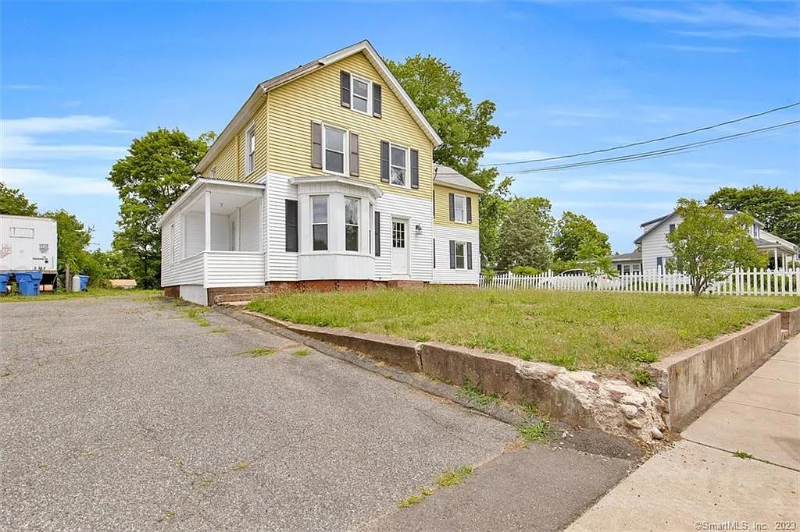 51 Mill St - Photo 2 of 17
