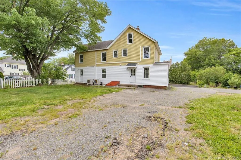 51 Mill St - Photo 3 of 17