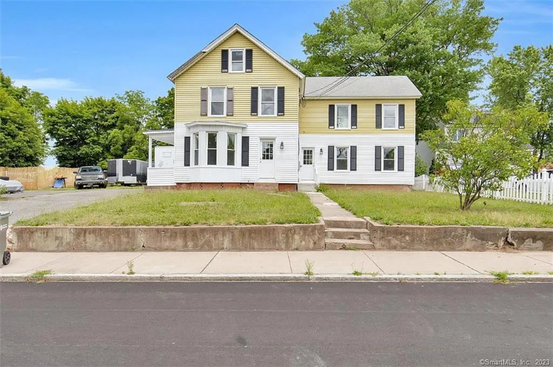 51 Mill St - Photo 4 of 17