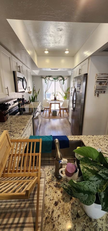 1904 S Shannon Dr - Photo 2 of 9