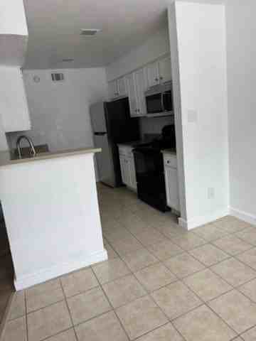 5418 Lakeview Pkwy - Photo 4 of 10