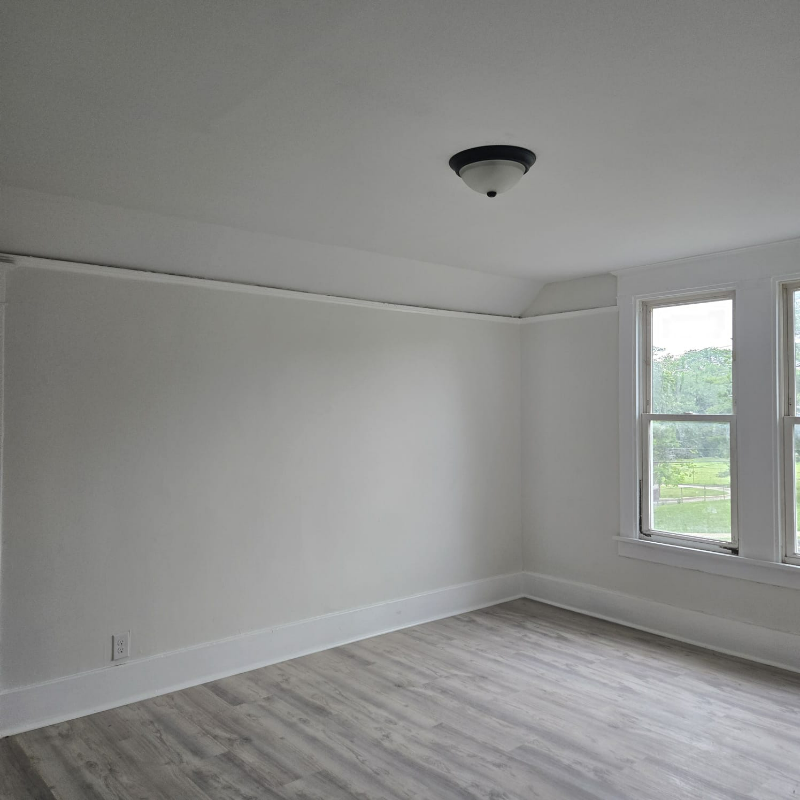 312 W Mcclure Ave - Photo 5 of 14