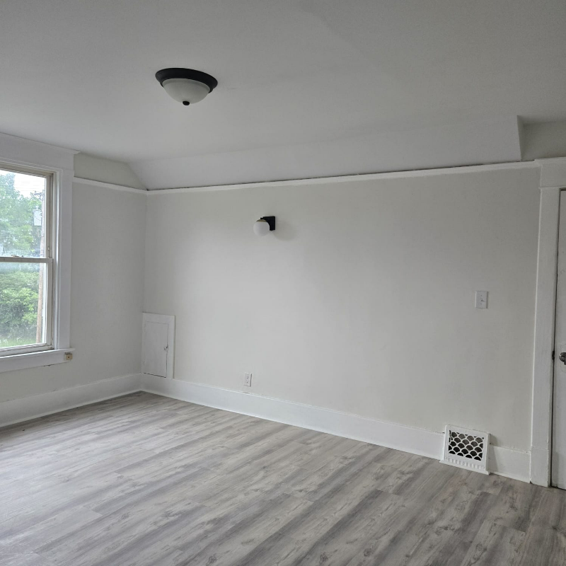 312 W Mcclure Ave - Photo 7 of 14