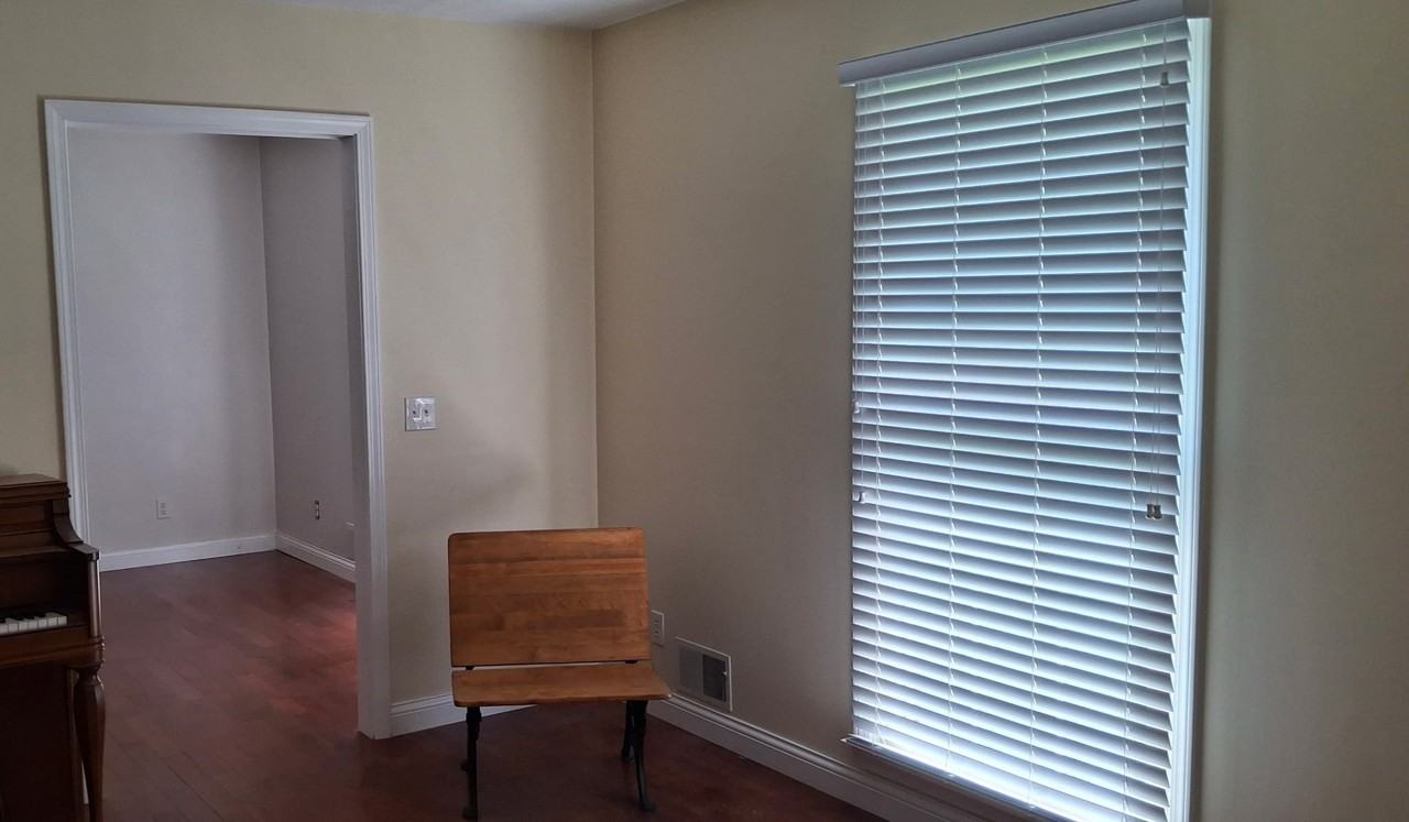 209 Edgewood Dr - Photo 2 of 10