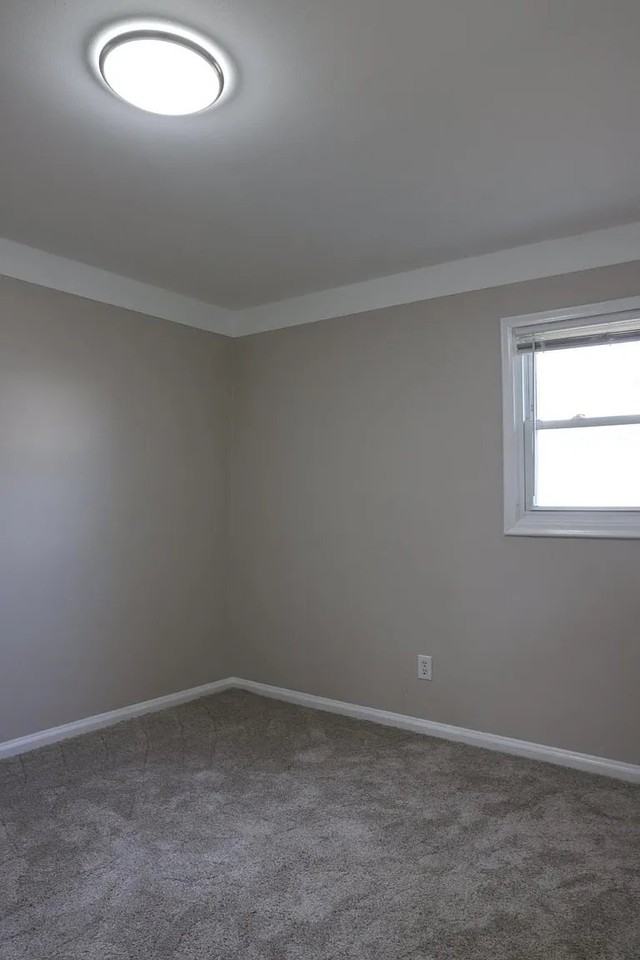 1453 E Goulson Ave - Photo 6 of 9