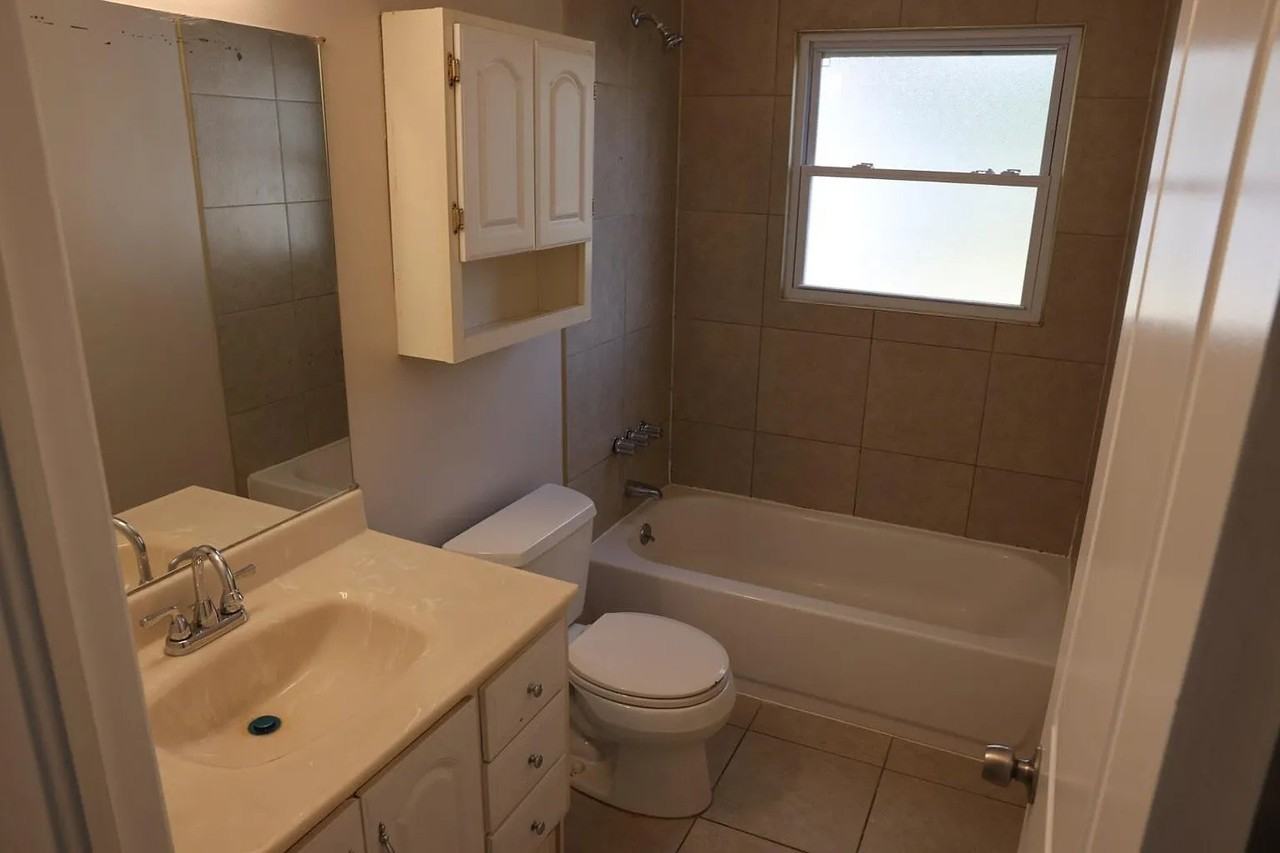 1453 E Goulson Ave - Photo 7 of 9