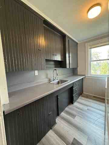 213 Laurel St #5 - Photo 6 of 11