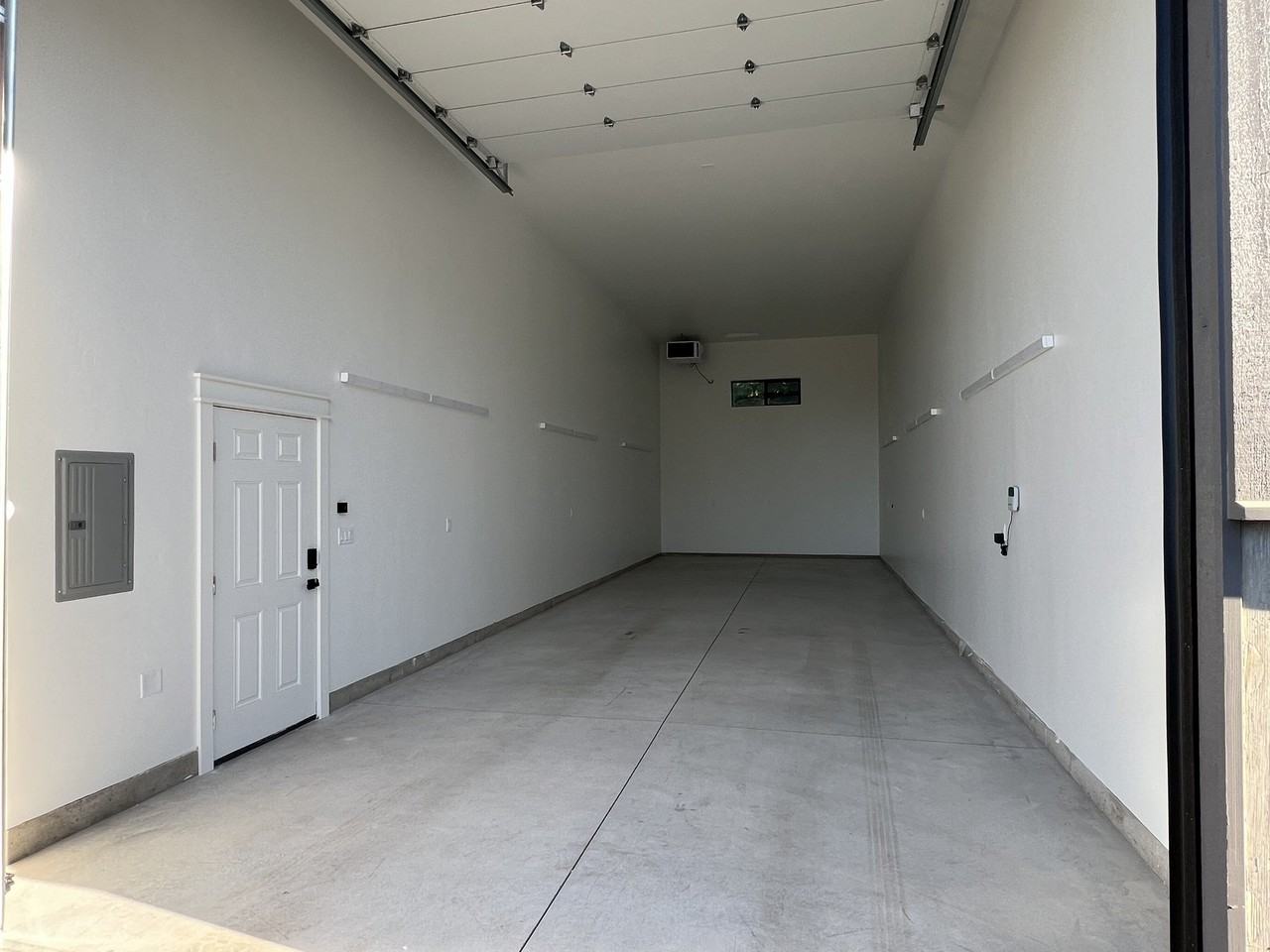 62799 Eagle Rd #BAY3 - Photo 3 of 4