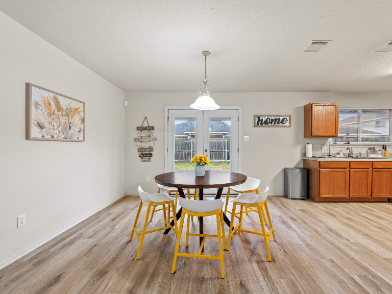 2817 Maegen Cir - Photo 4 of 20
