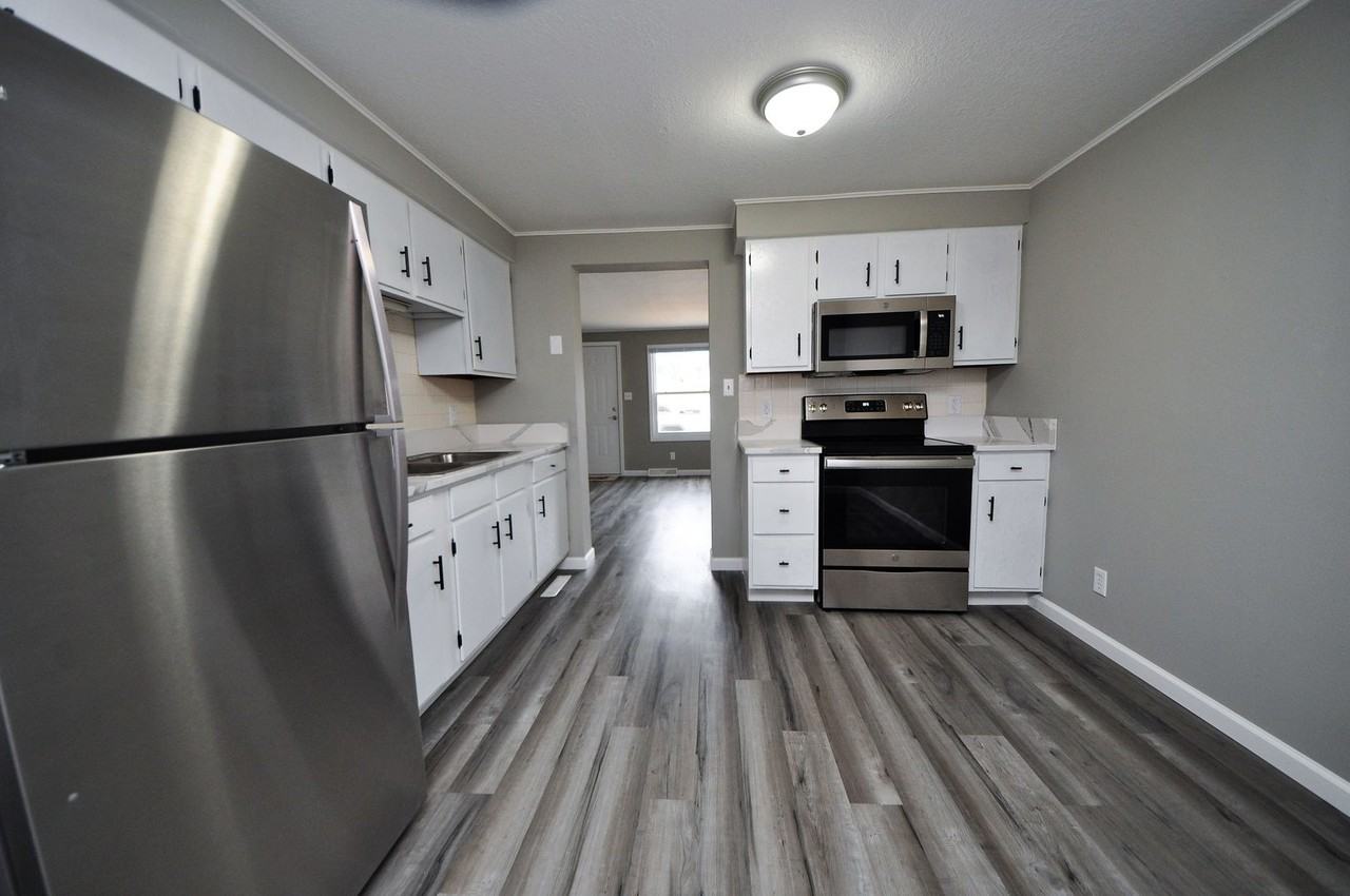 311 Granada Dr - Photo 5 of 16