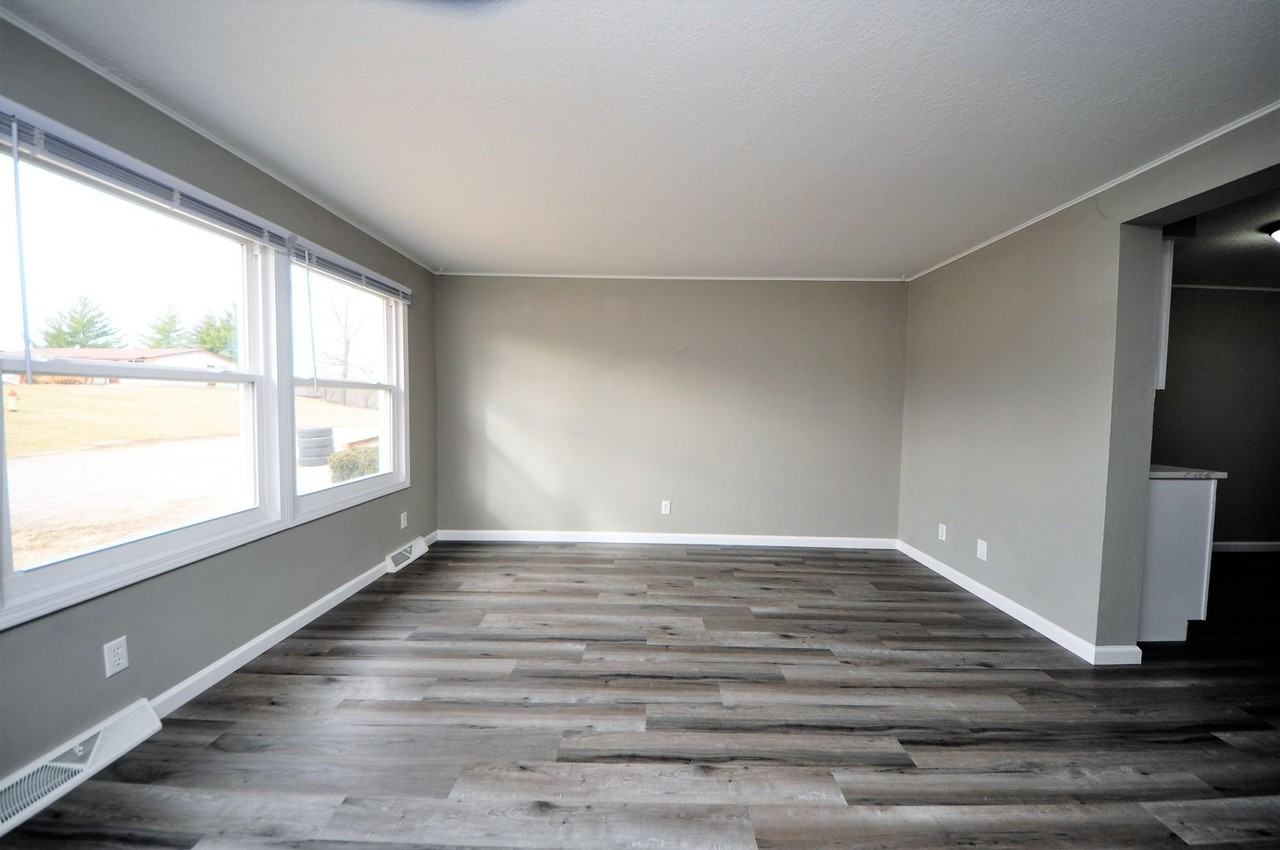 311 Granada Dr - Photo 7 of 16