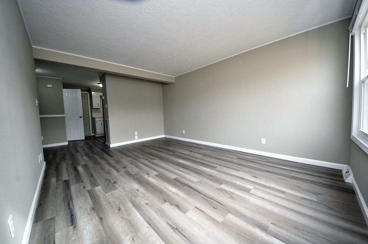 301 Granada Dr - Photo 2 of 46