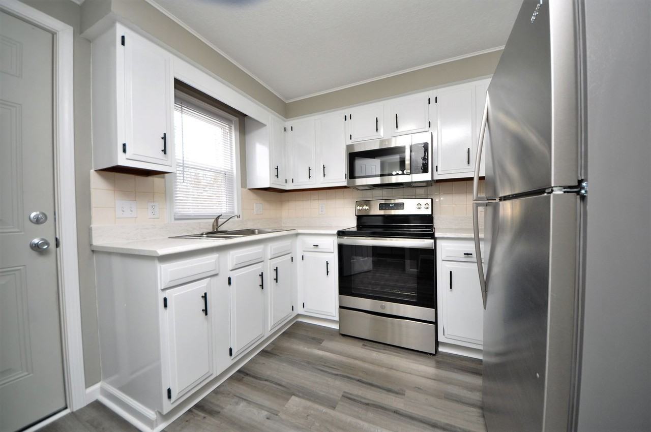 301 Granada Dr - Photo 7 of 46