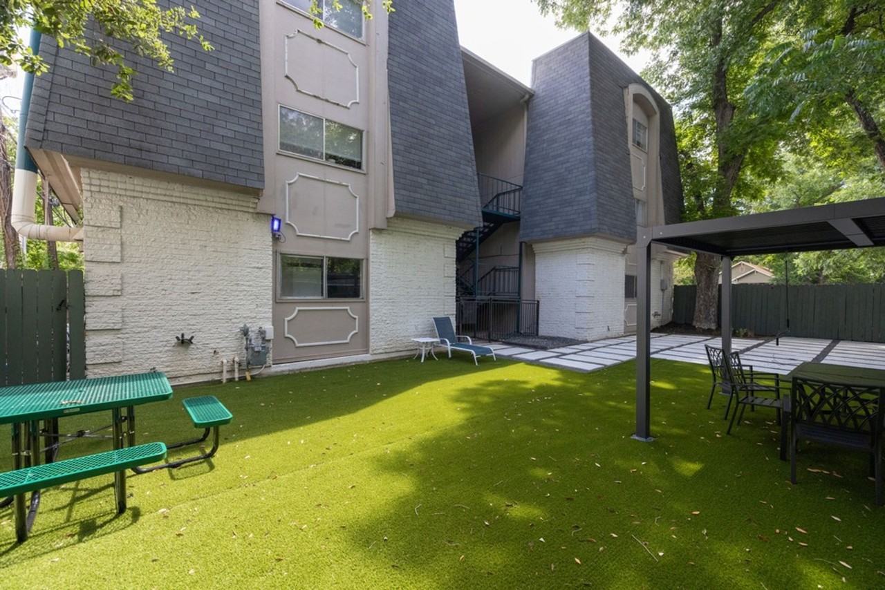 108 Place Apartments - Photo 6 of 12
